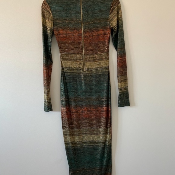 BRAND NEW midi body con dress - Picture 5 of 5